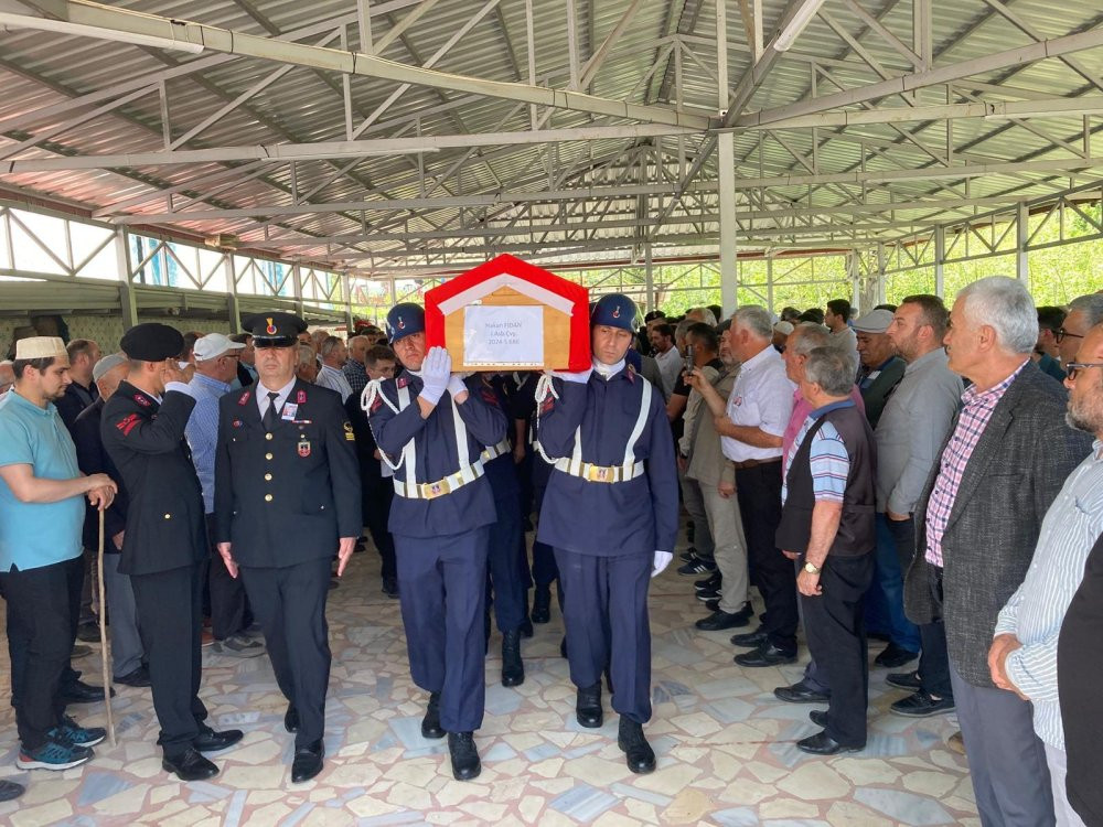 Girdiği derede boğulmuştu! Astsubaya gözyaşlarıyla veda