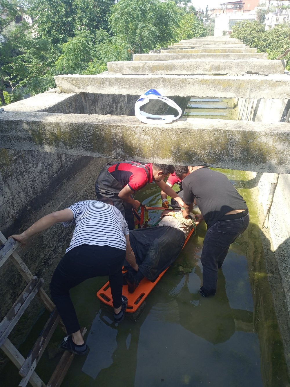 Mersin’de yaşlı adamın kanal macerası