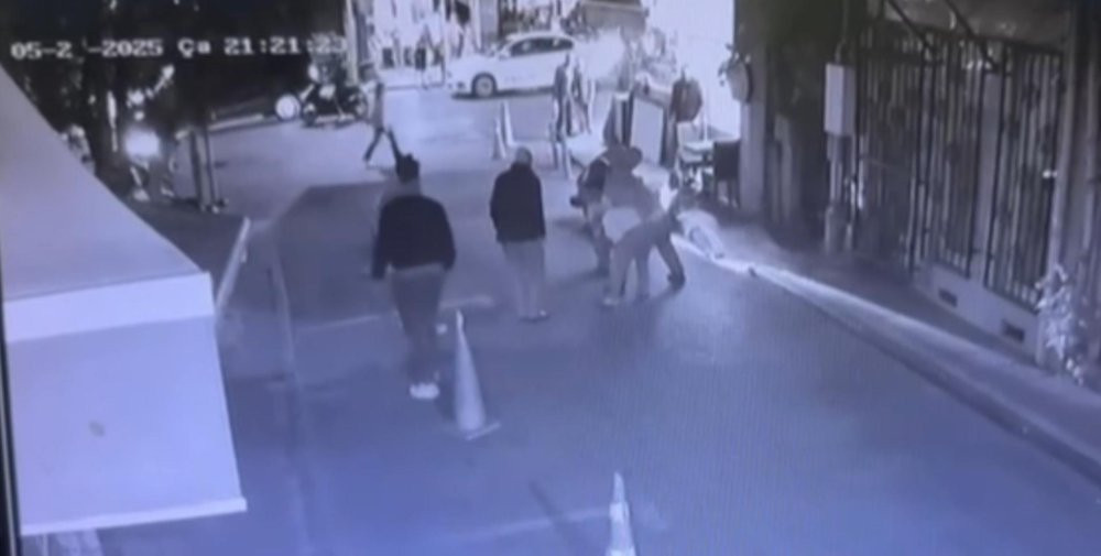 Ortaköy’de bıçaklı veli kavgası