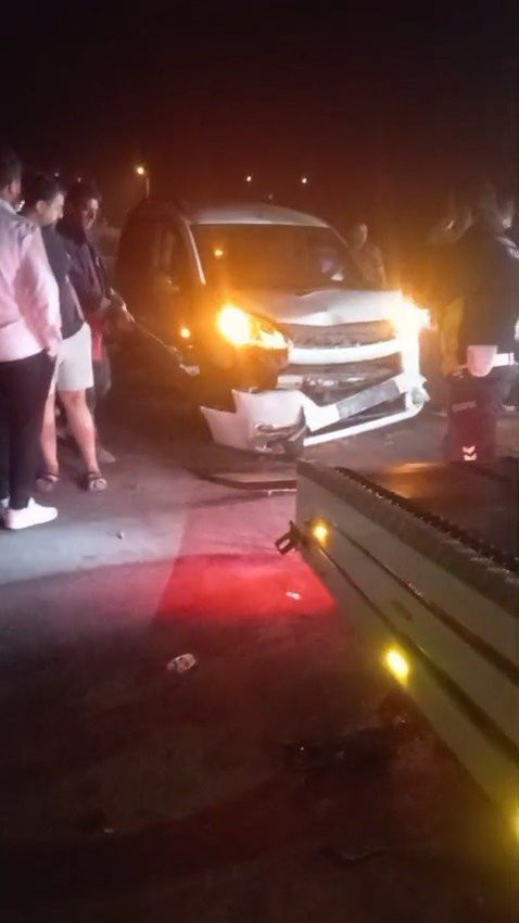 Kurban pazarı kan gölüne döndü! Ticari araç dehşet saçtı