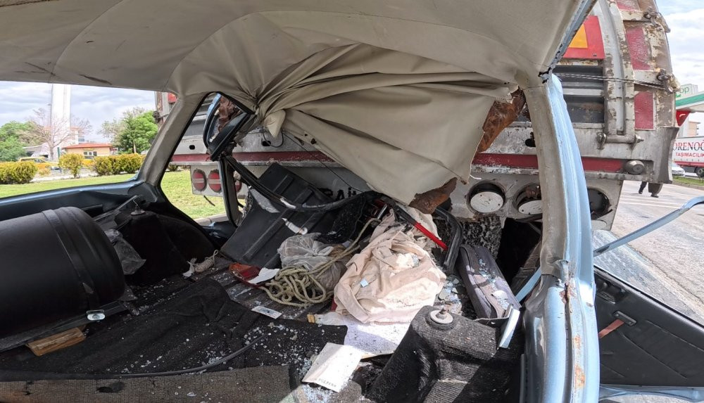 Aksaray’da facia! TIR'ın altında can pazarı