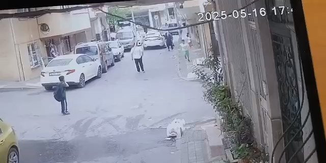 Bağcılar’da feci kaza! Minik Emir hastanelik oldu