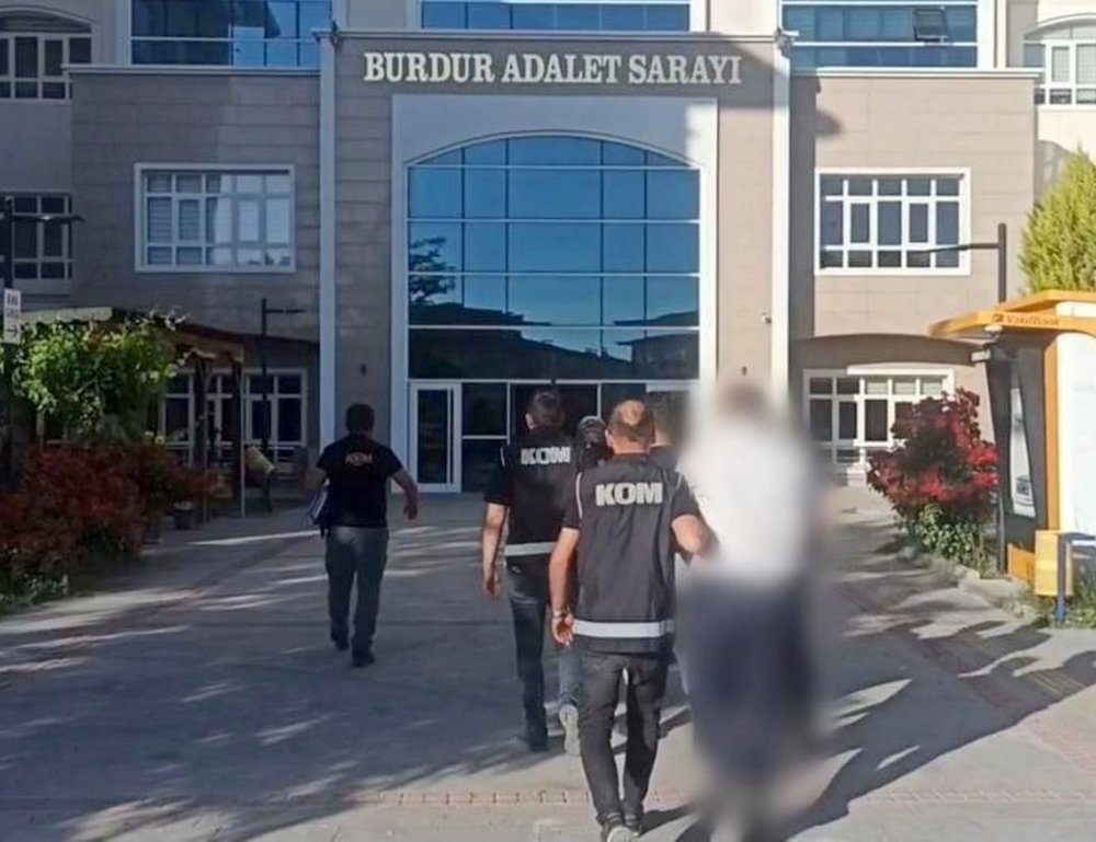 Göç İdaresi’nde rüşvet skandalı! Yabancı uyruklulara parayla satmışlar
