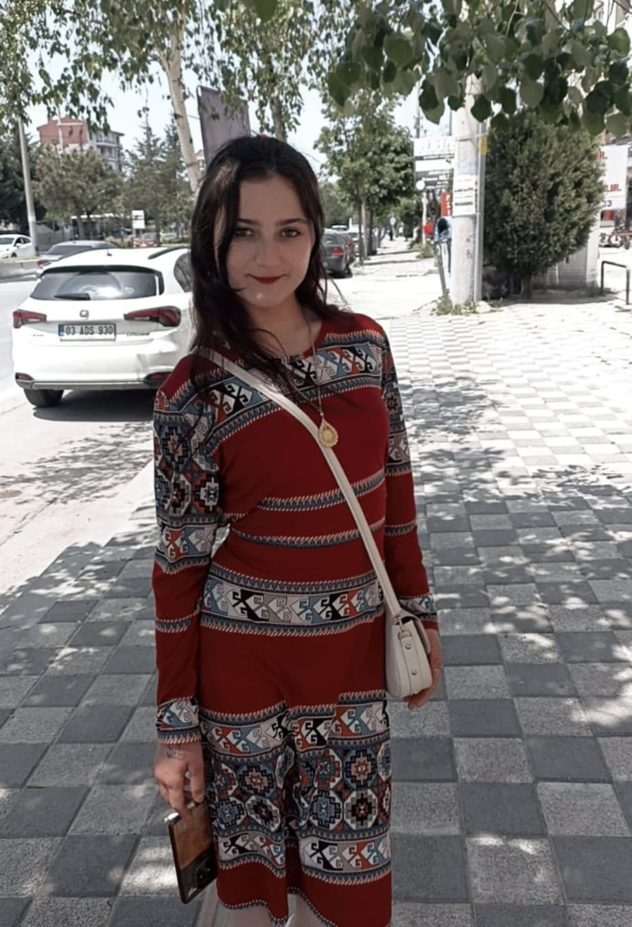 İki hafta önce evlenmişti! 17 yaşındaki gelin aniden yok oldu! Herkes onu arıyor