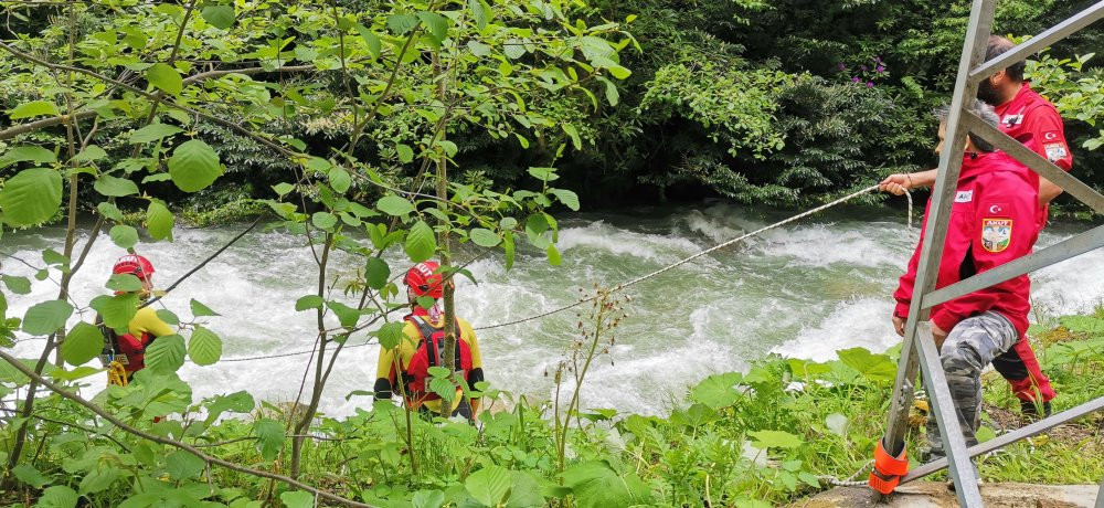 9 yaşındaki çocuktan iz yok! Tüm ekipler seferber oldu...