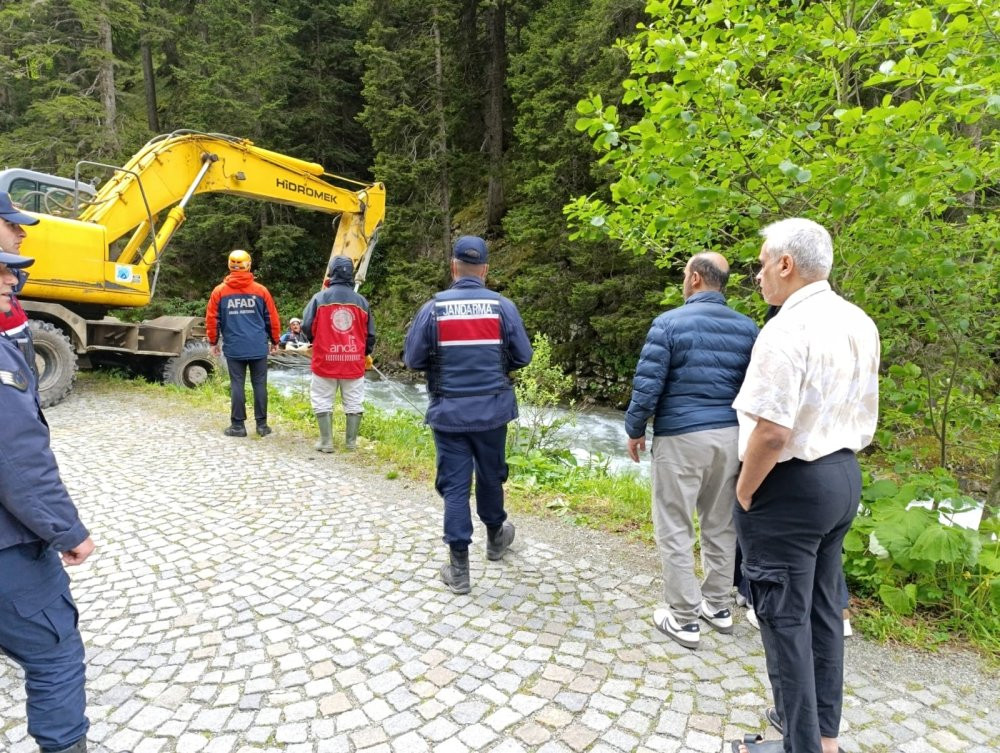 9 yaşındaki çocuktan iz yok! Tüm ekipler seferber oldu...