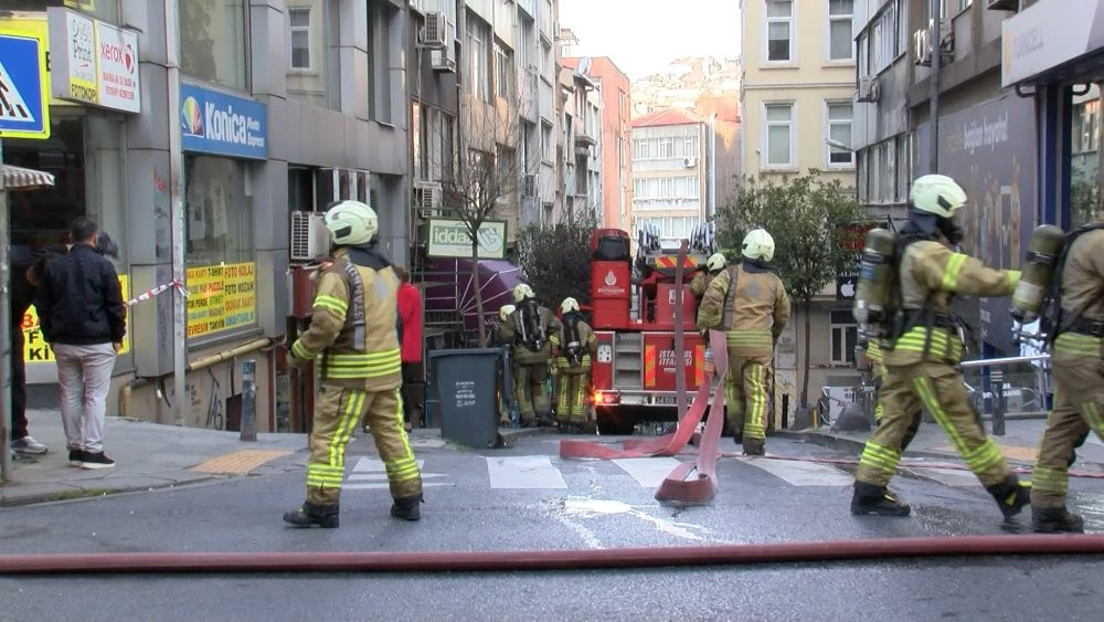 Şişli’de restoranda korkutan yangın!