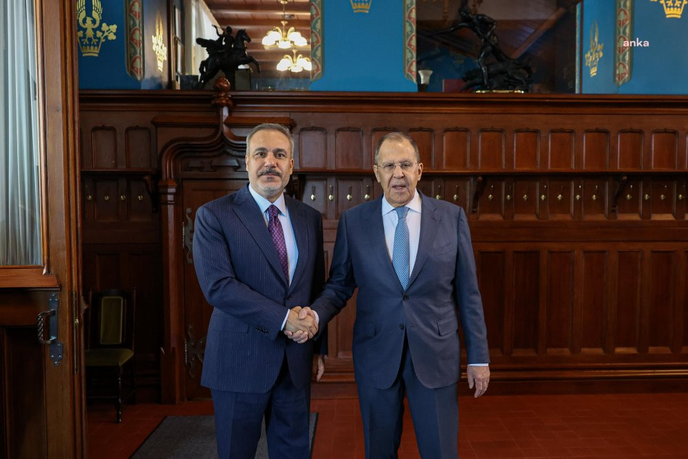 İstanbul’da barış zirvesine ev sahiliği yapacak mı? Fidan ve Lavrov’dan kritik görüşme!