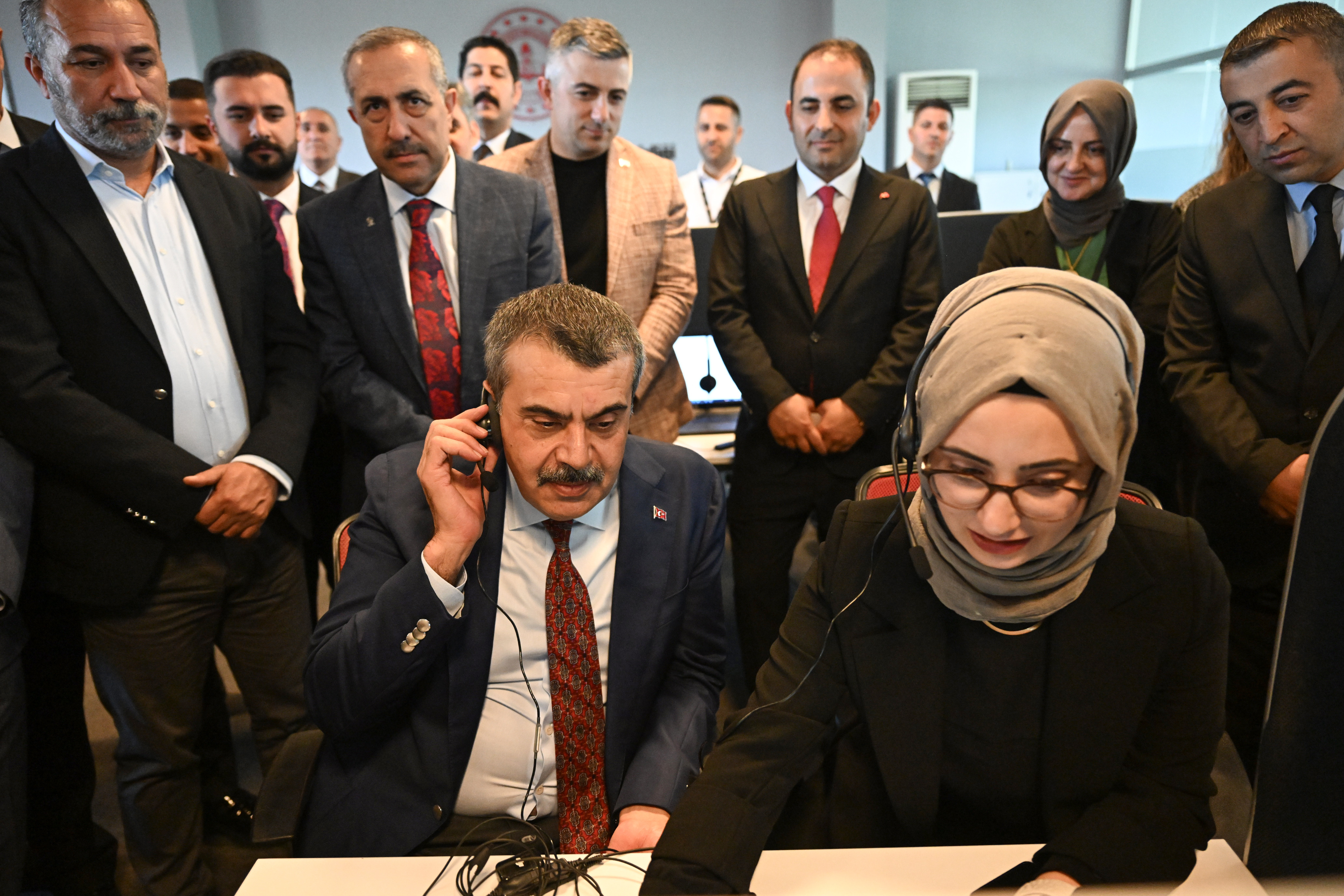 aa-20250531-38141301-38141294-bakan-tekin-vanda-milli-egitim-bakanligi-iletisim-merkezini-ziyaret-etti.jpg