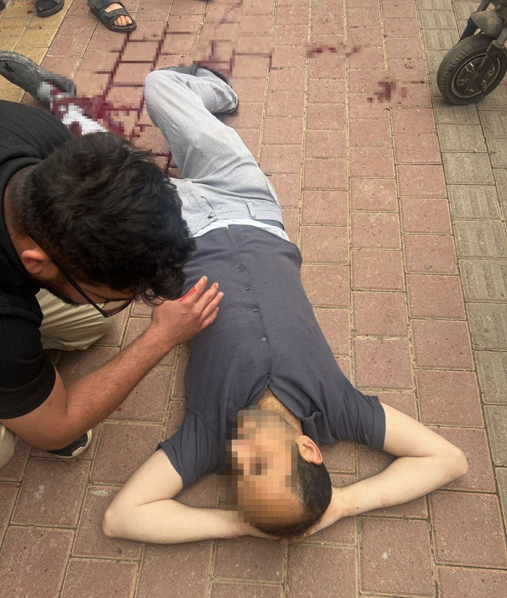 Antalya’da kanlı çatışma! Sopalar, bıçaklar havada uçuştu