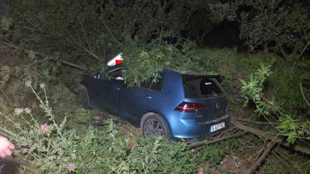 Bursa'da motosiklet ile otomobil çarpıştı! Yaralı var