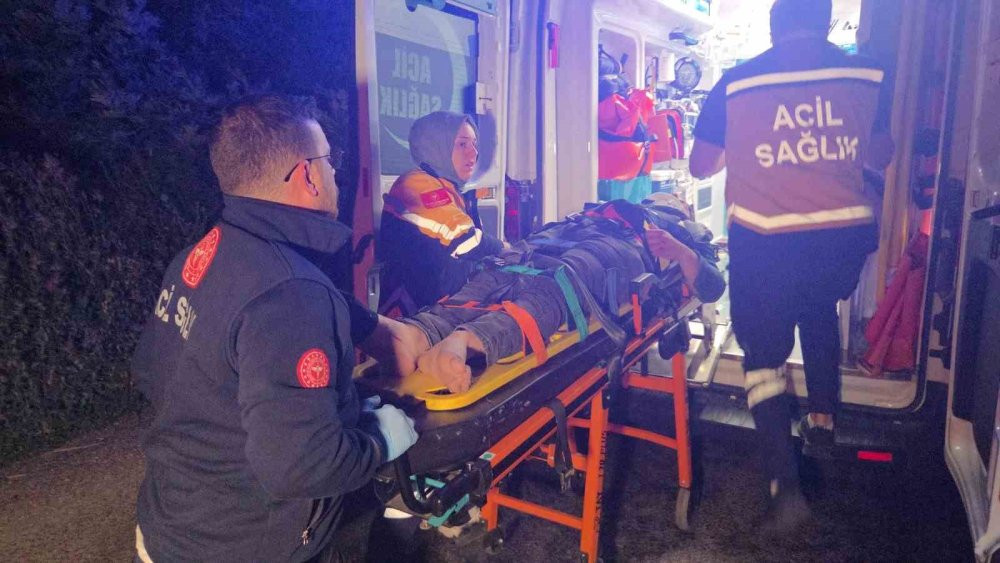 Bursa'da motosiklet ile otomobil çarpıştı! Yaralı var