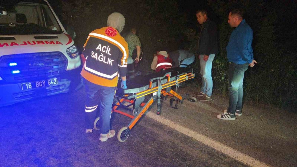 Bursa'da motosiklet ile otomobil çarpıştı! Yaralı var