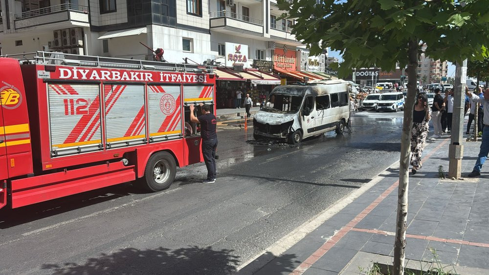Yolcu minibüsünde korku dola onlar! Can pazarı yaşandı