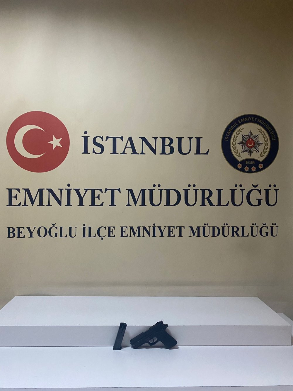 Beyoğlu’nda eğlence gecesi kabusa döndü! Hesap tartışması kanlı bitti: Beyzbol sopasıyla dövdüler