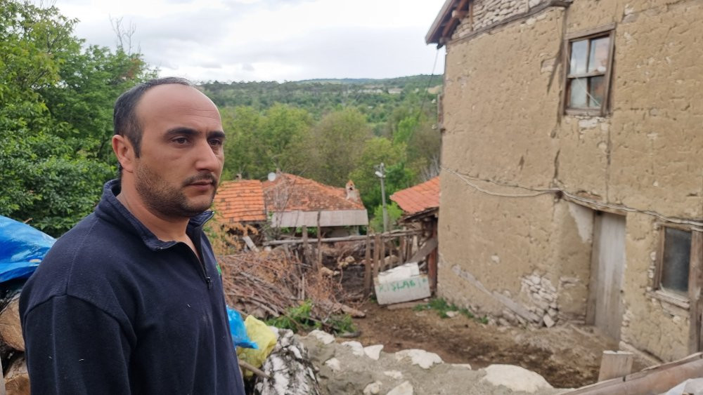 Çiftçinin gözyaşları! Kurtlar ağılı talan etti