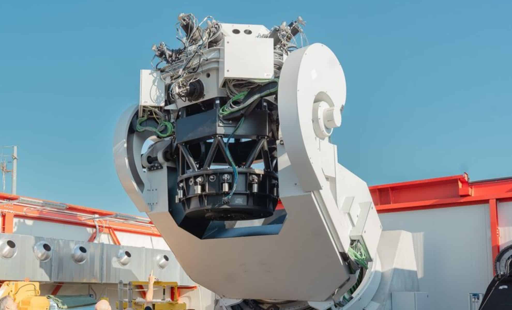 esas-bug-eyed-robot-telescope-just-spotted-its-first-asteroid-and-it-could-save-the-planet.jpg