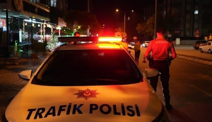 Kurallara uymayan 2 araç cezayı yedi!