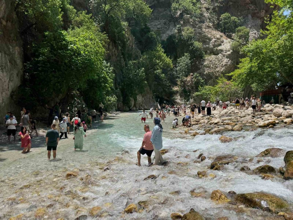 Muğla'nın Saklıkent Kanyonu’nda bayram yoğunluğu