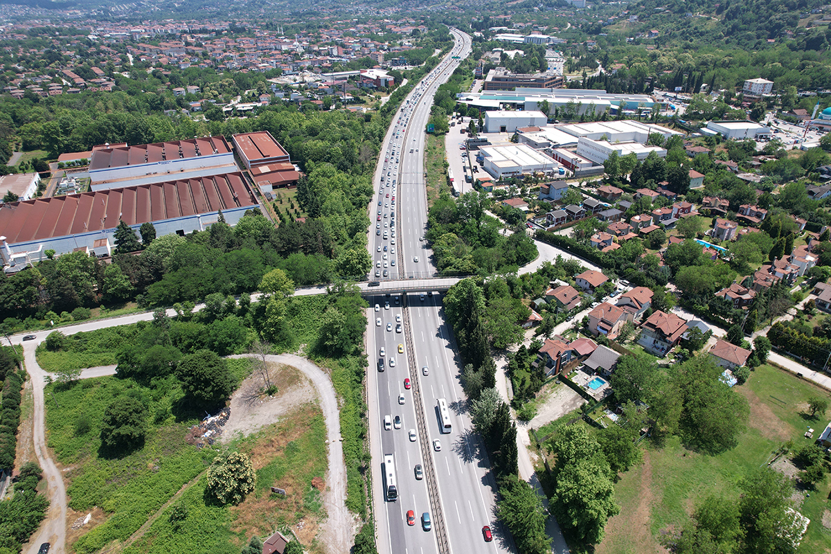 eyvah-eyvah-tatilci-gocmen-kuslar-geri-donuyor-istanbulun-trafik-cilesi-basliyor-yola-cikacaklar-aman-dikkat-yenicag-3.jpg