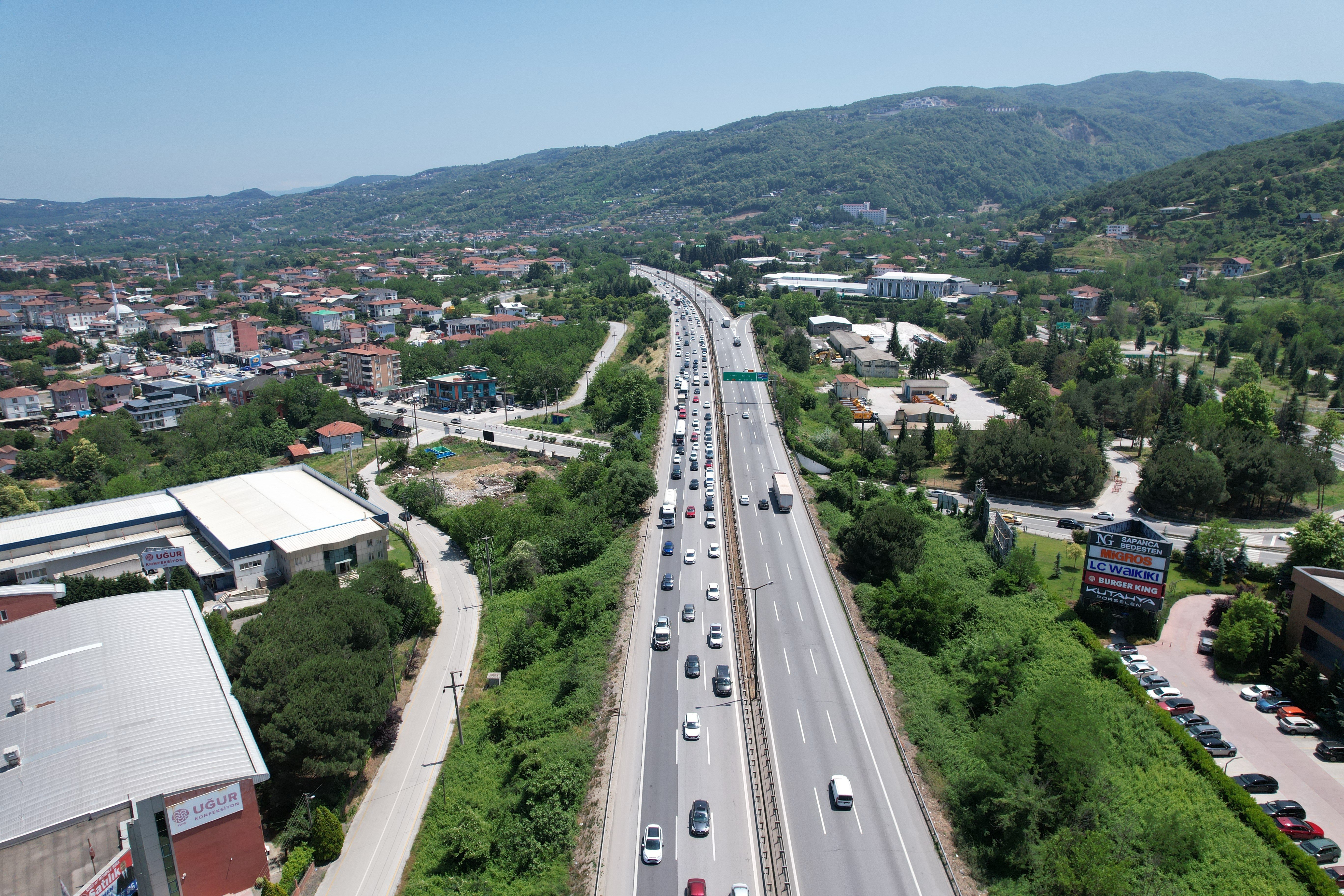 eyvah-eyvah-tatilci-gocmen-kuslar-geri-donuyor-istanbulun-trafik-cilesi-basliyor-yola-cikacaklar-aman-dikkat-yenicag-8.jpg