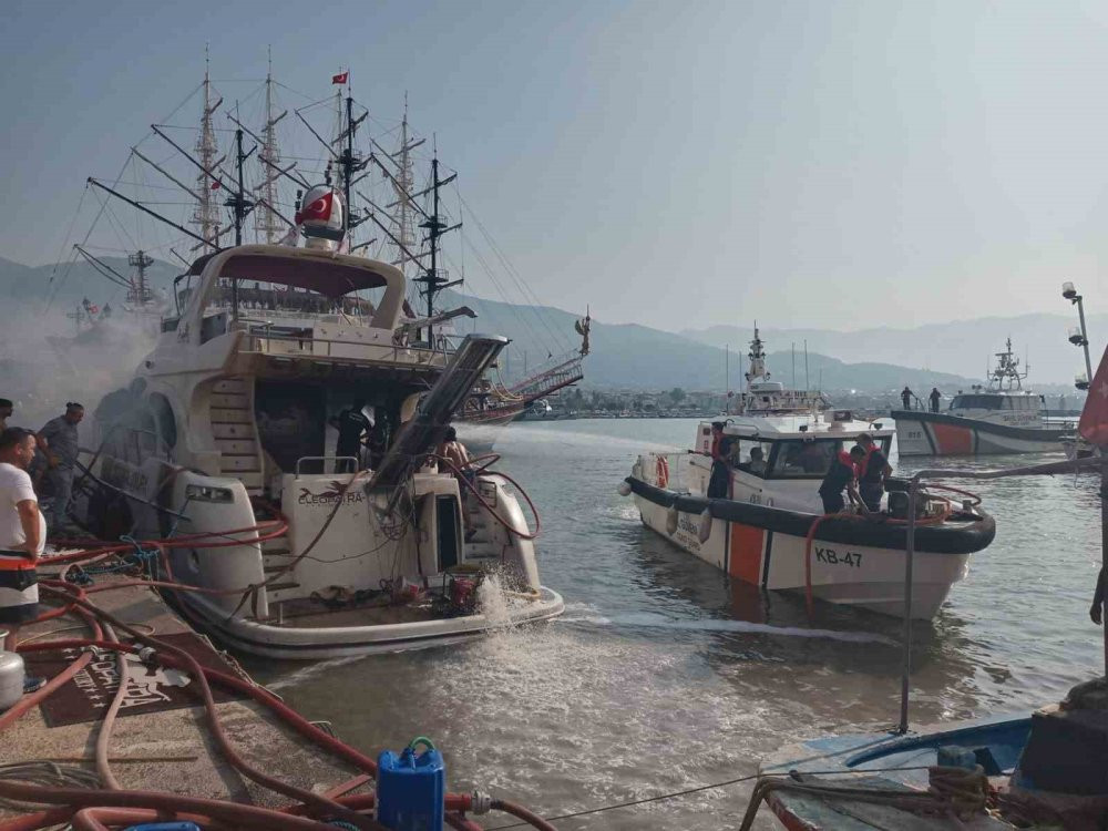 Alanya’da iskelede yangın alarmı! Özel yat kül oldu