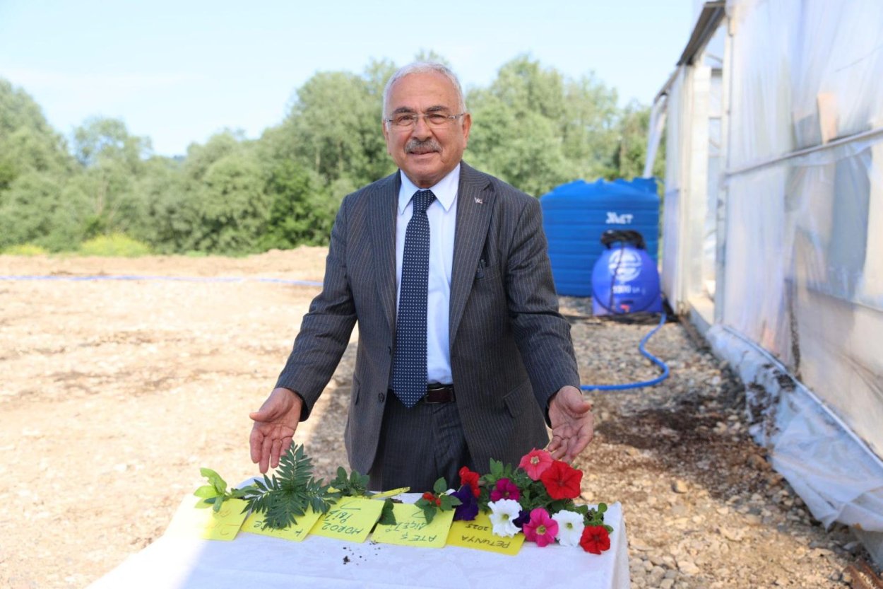 kendi-cicegini-kendi-yetistiren-sehir-ordu-yenicag-2.jpg