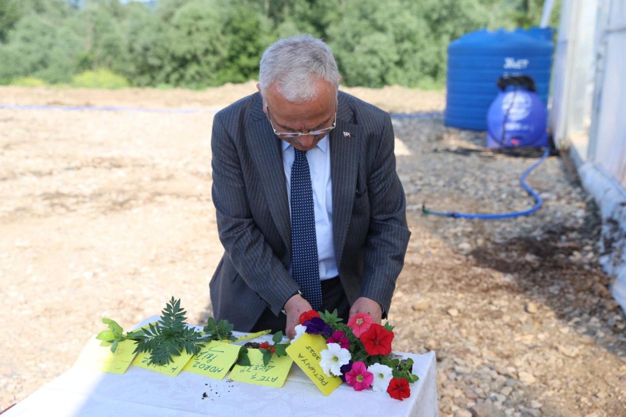 kendi-cicegini-kendi-yetistiren-sehir-ordu-yenicag-4.jpg