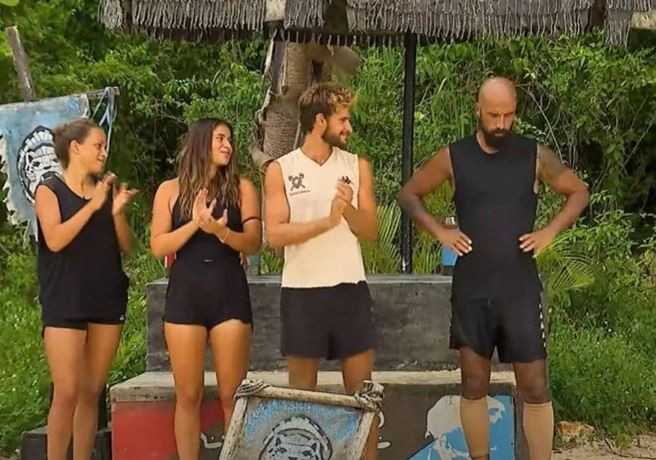 survivor-finaline-son-adim-batuhandan-sonra-ikinci-koltuk-kime-gitti-adem-mi-volkan-mi-yenicag-14-001.jpg
