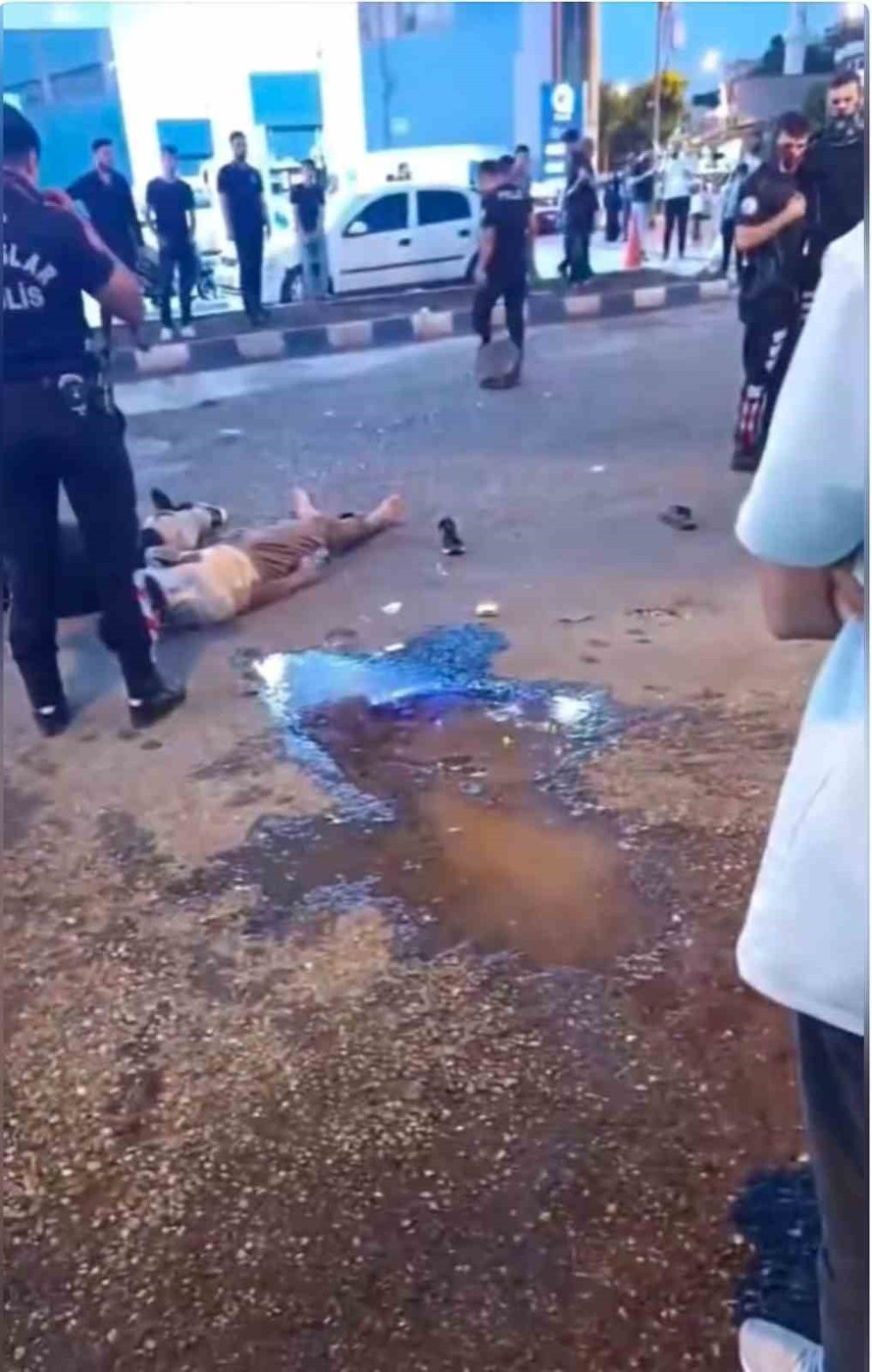 Polis takibi felakete döndü! Sürücü ve yanındaki yaralı yakalandı