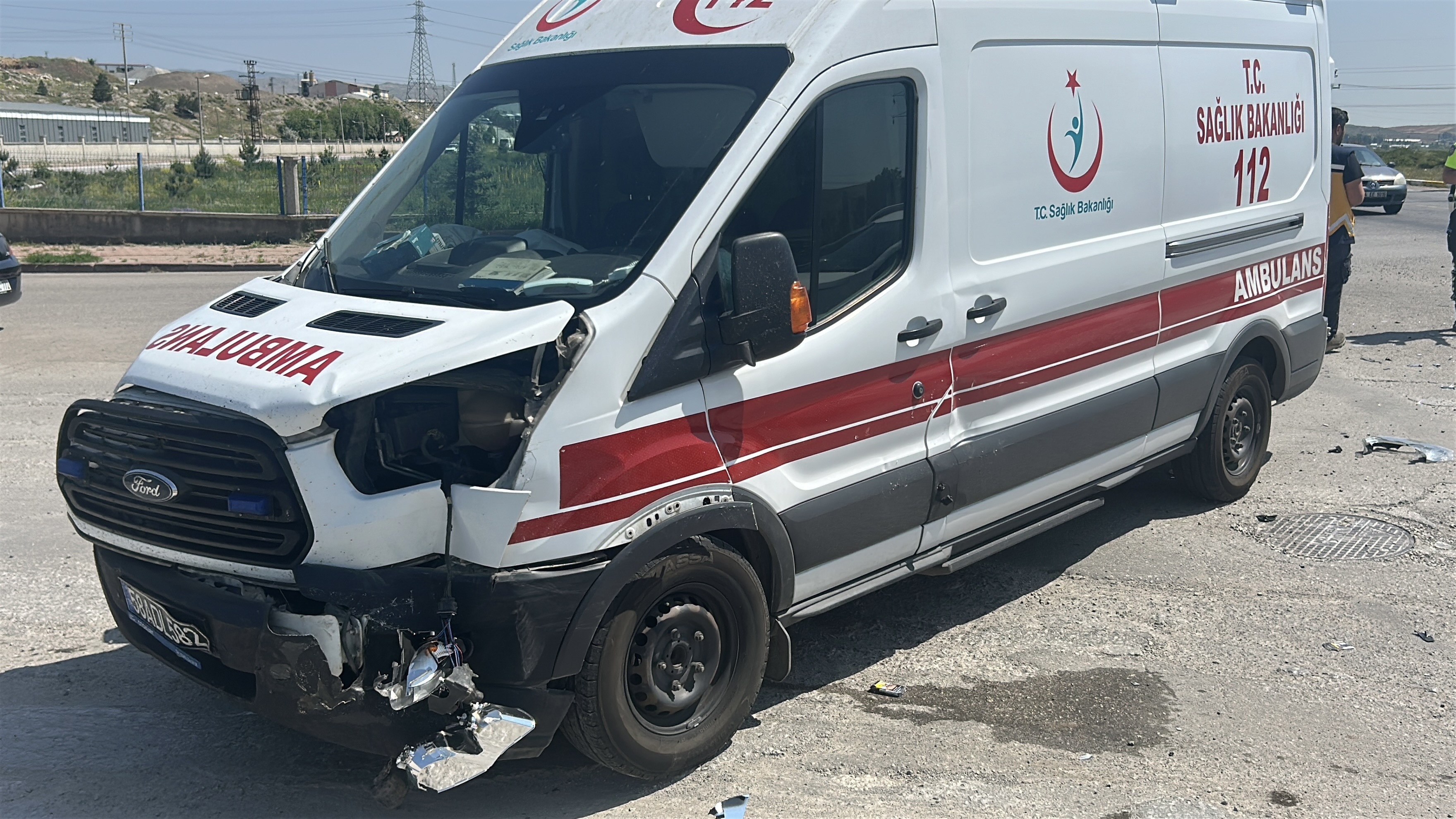 hasta-tasiyan-ambulansla-otomobil-carpis-761277-224684.jpg