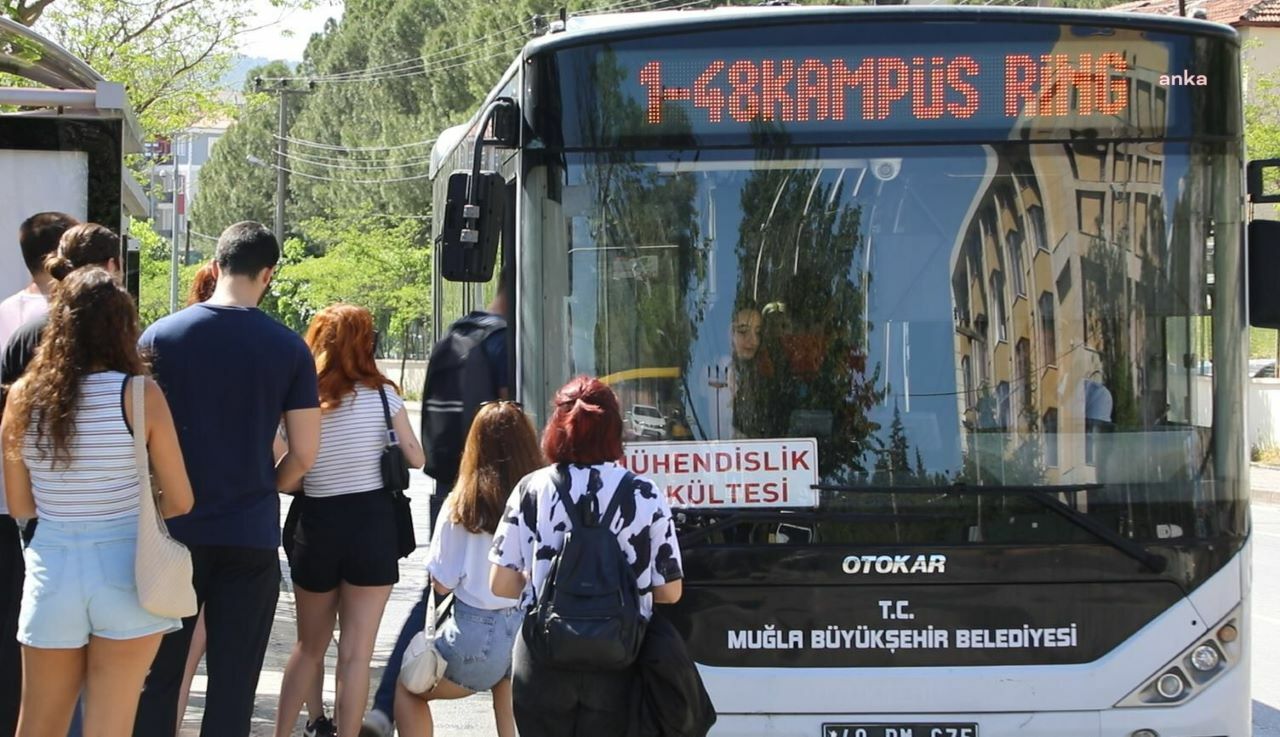 belediye-yapilamaz-denileni-yapti-ogrenciler-sevincten-havalara-uctu-ulasim-1-tl-oldu-yenicag-2.jpg