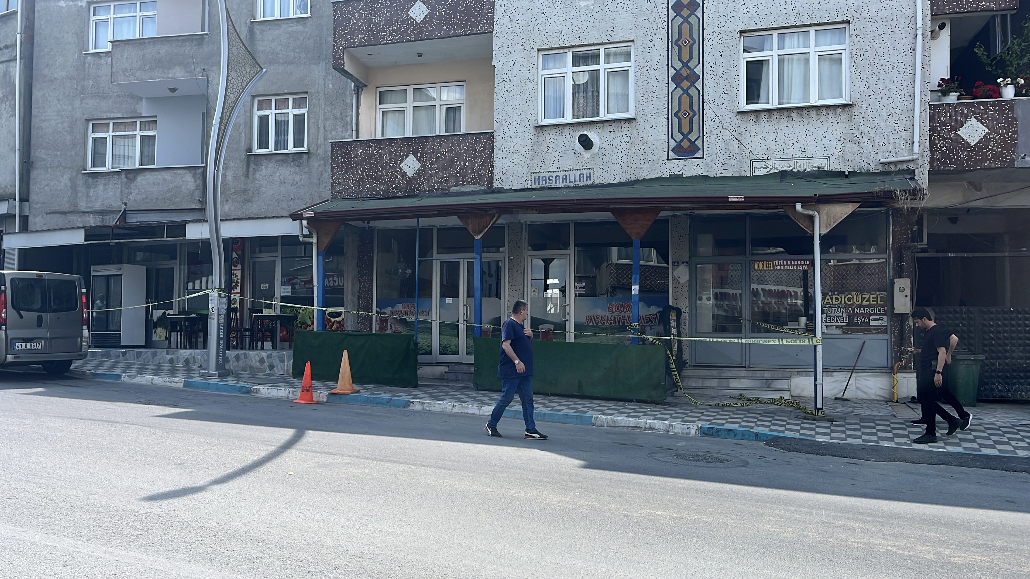 kiraathanede-ailesiyle-tartisirken-taban-763217-225244.jpg