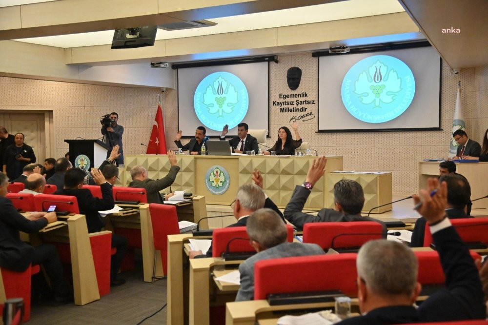 Ferdi Zeyrek ölümüyle ülkeyi yasa boğmuştu! Büyükşehir Meclisi pazartesi günü olağanüstü toplanacak!