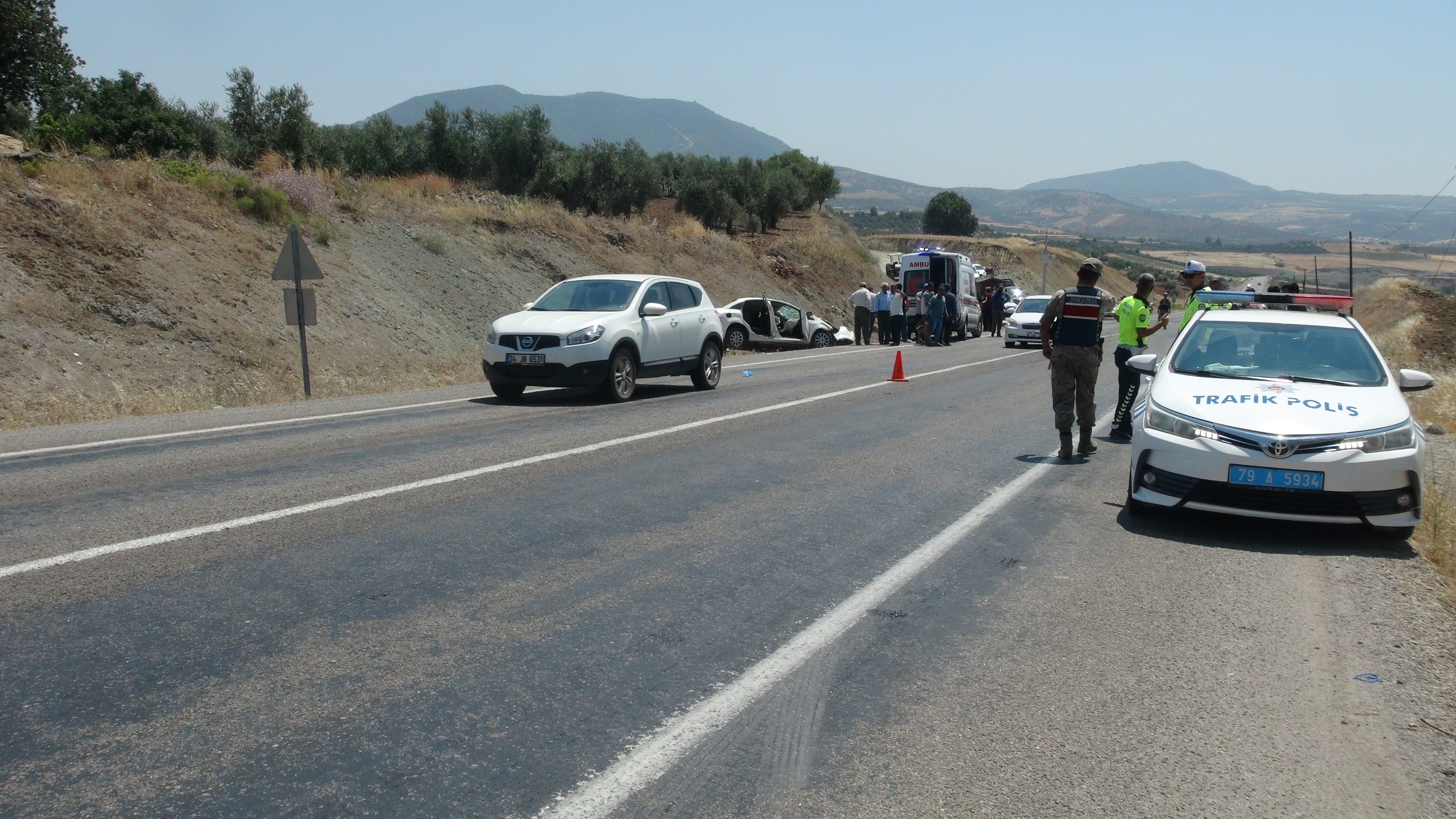 kiliste-otomobiller-carpisti-8-yarali-765382-225914.jpg
