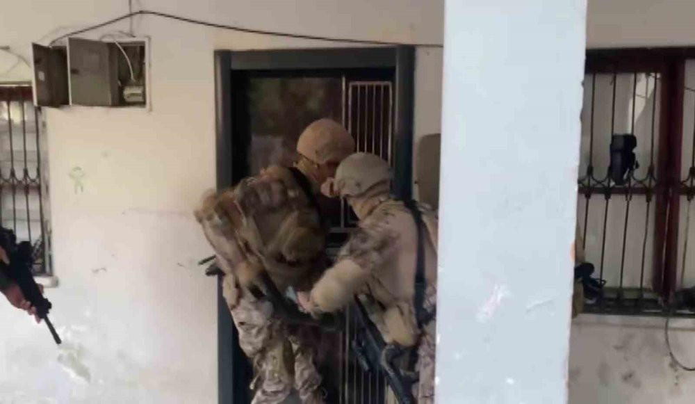 Şebekenin şoke eden yöntemi! Adana'da şafak operasyonuyla çete çökertildi