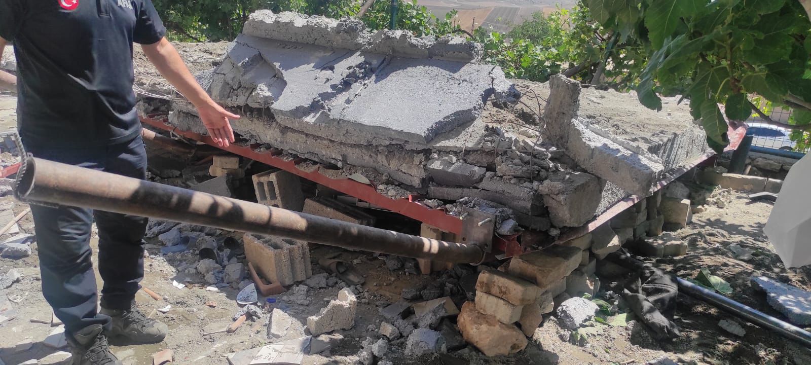altinda-yemek-yedikleri-balkon-coktu-3-766804-226381.jpg