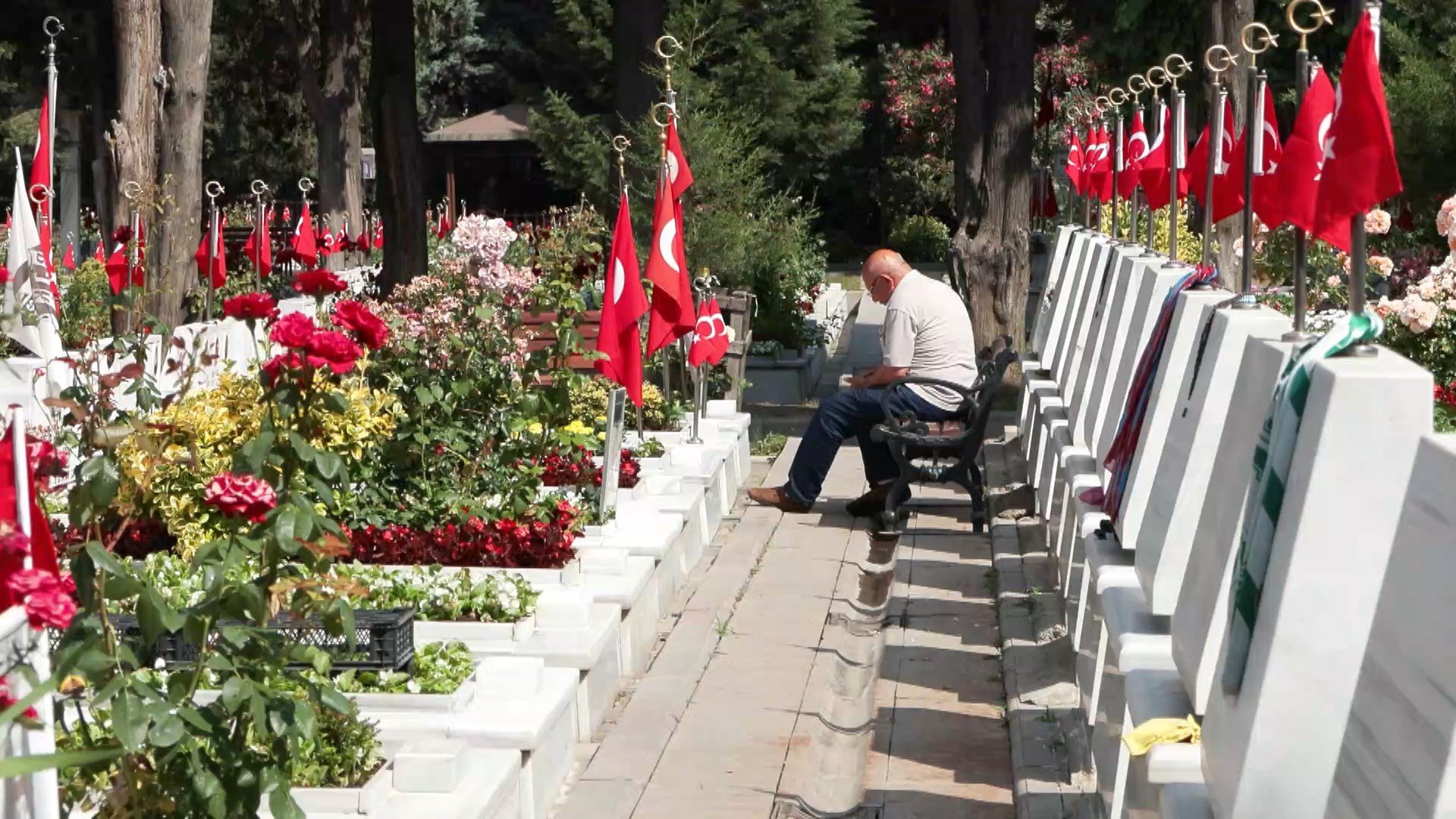 istanbul-edirnekapi-sehitliginde-buru-766341-226228.jpg