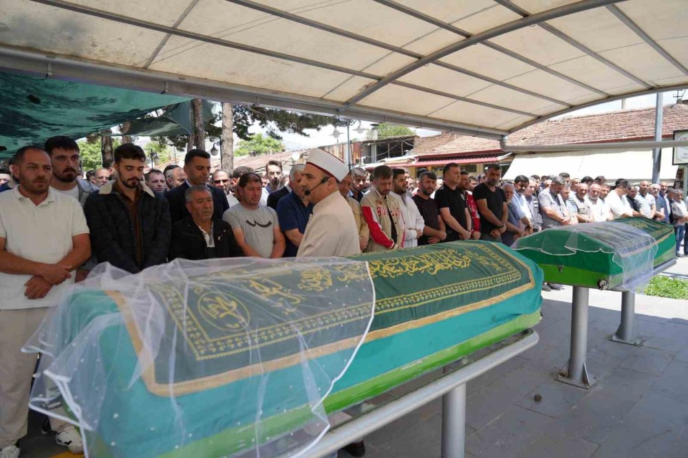 Bir ay sonra düğünü olacaktı: Motosiklet tutkusu iki genç kızın sonu oldu!