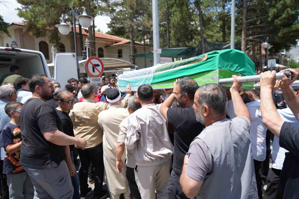 Bir ay sonra düğünü olacaktı: Motosiklet tutkusu iki genç kızın sonu oldu!