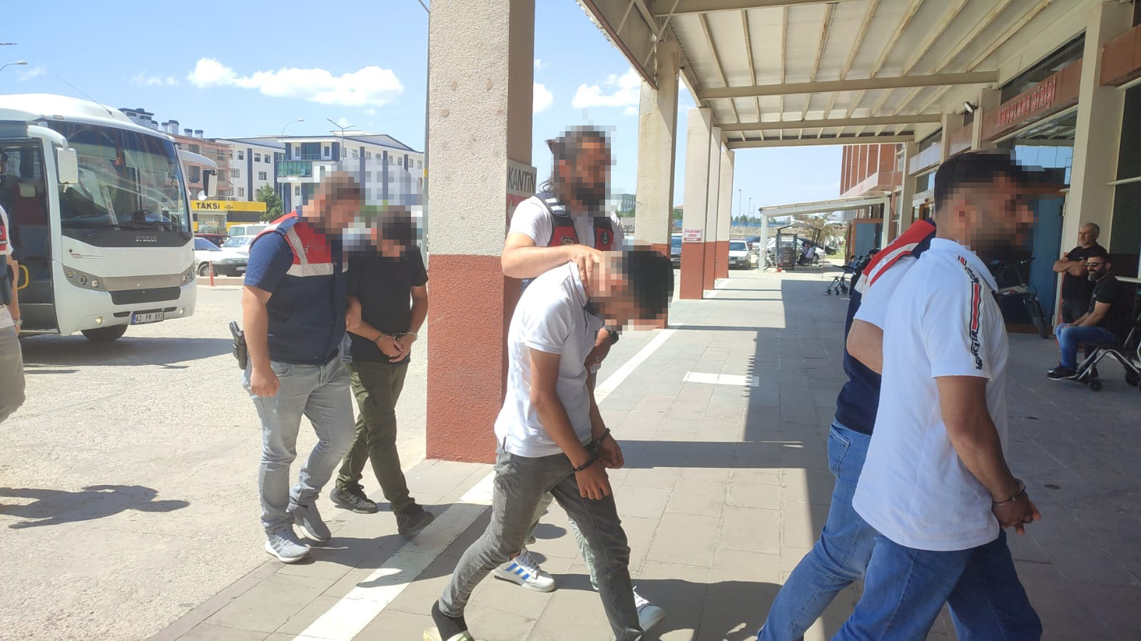 konya-merkezli-4-ilde-telefon-dolandiric-771124-227779.jpg