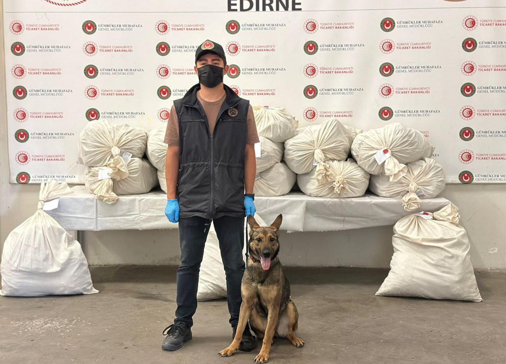 Kapıkule'de dev operasyon: Kilolarca ele geçirildi