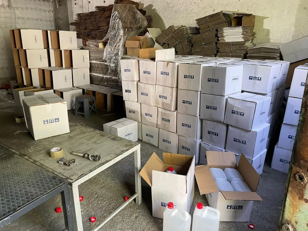 Sahte içki ağına büyük darbe! 12 ton ele geçirildi