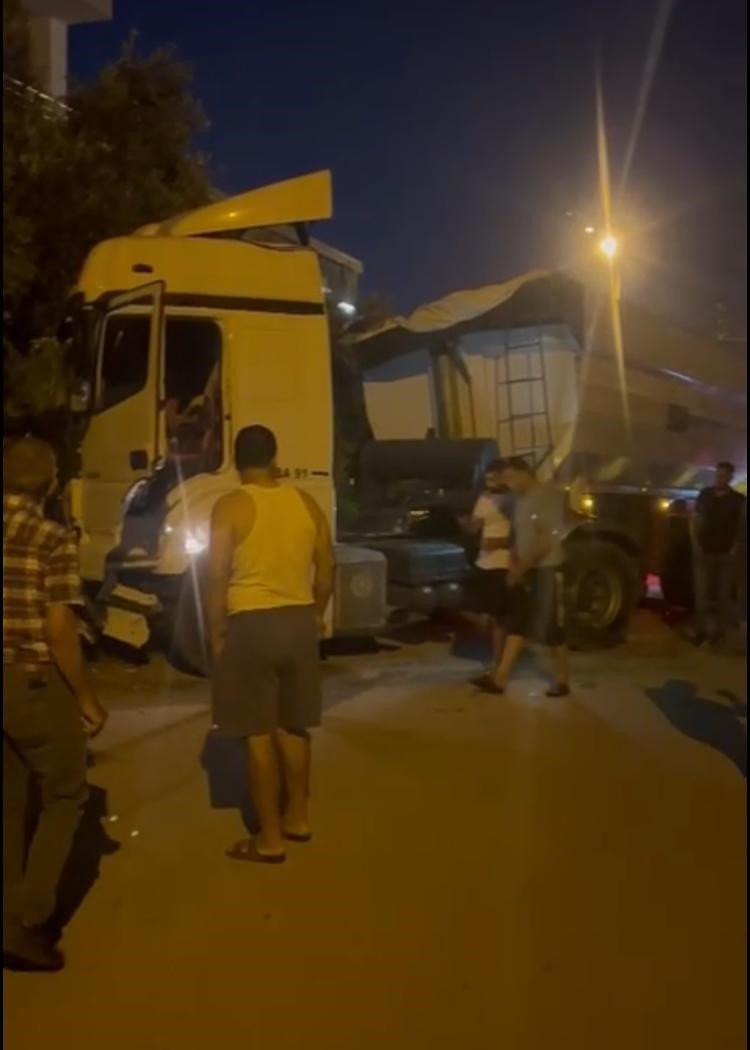 Uyuyan sürücünün TIR Mersin’de dehşet saçtı!