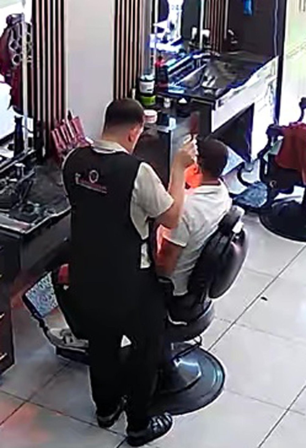 Saç taraması felakete yol açtı! Bomba gibi patladı: Berber ve müşteri ne yapacağını şaşırdı