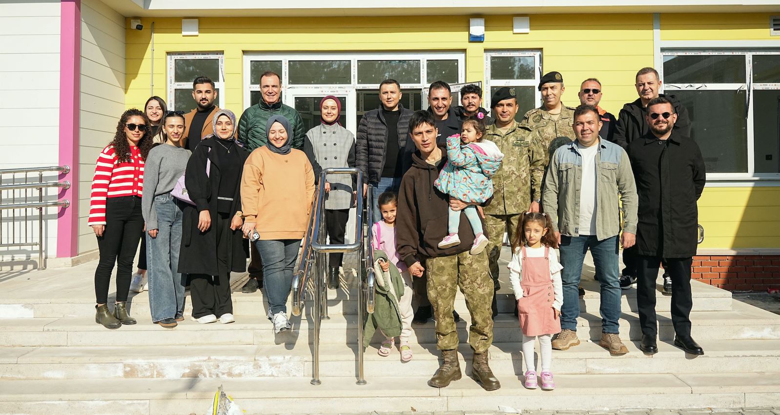 siyah-bere-ekibinden-anlamli-davranis.jpg