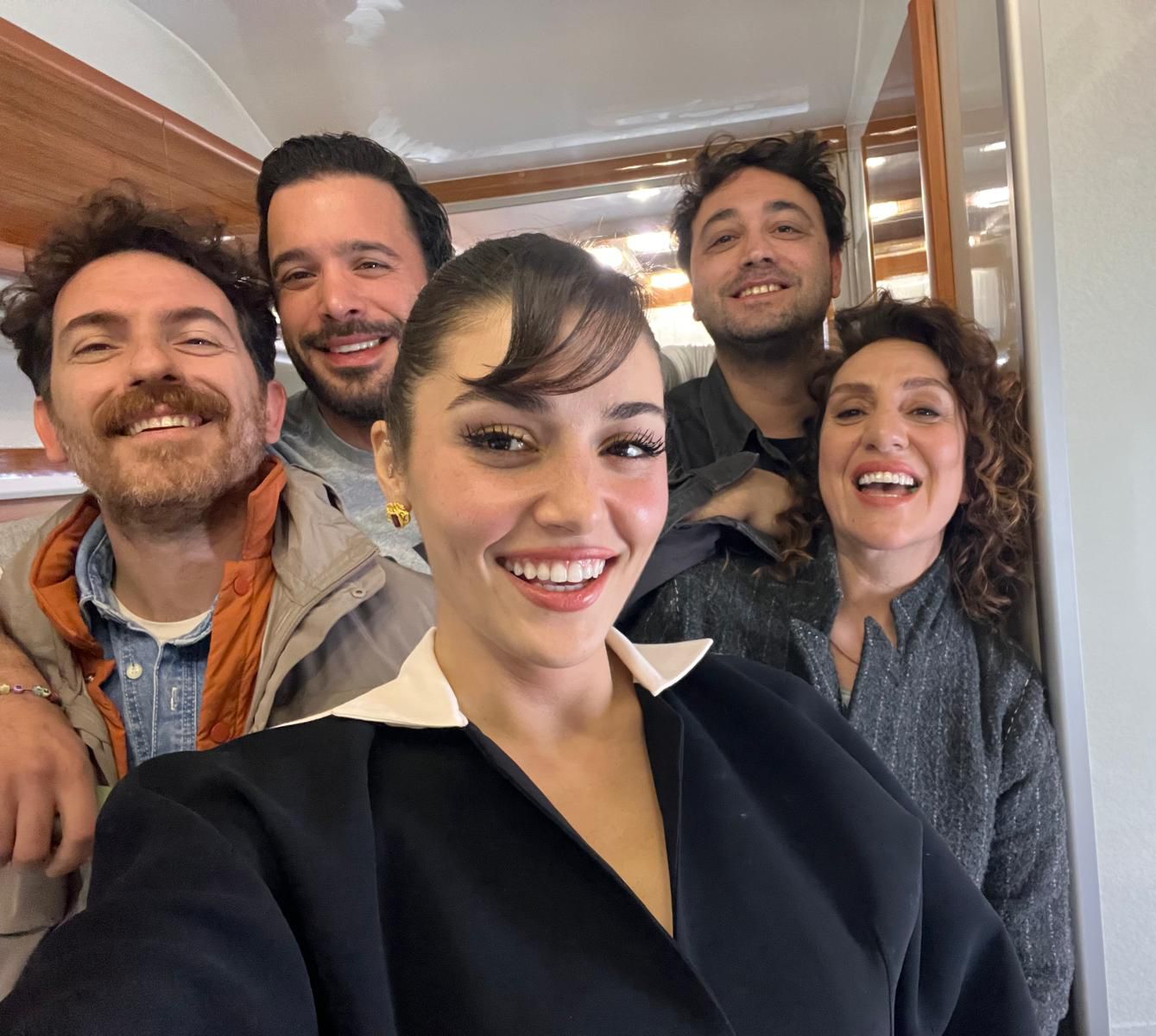 yasemin-sefikin-aski-hatirlatan-surprizi.jpeg