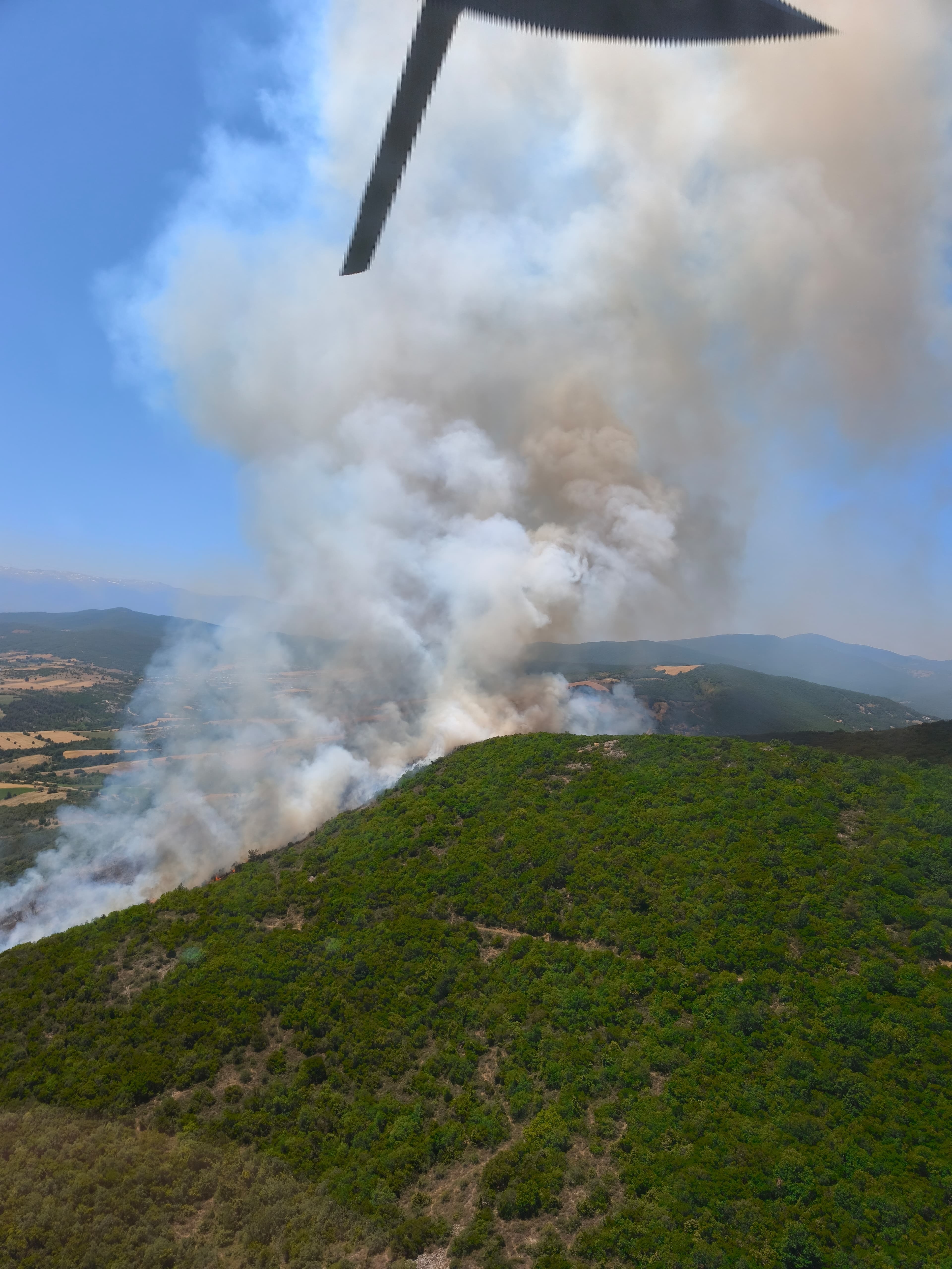 bursada-orman-yangini-3-helikopter-havalandi-yenicag-5.jpg