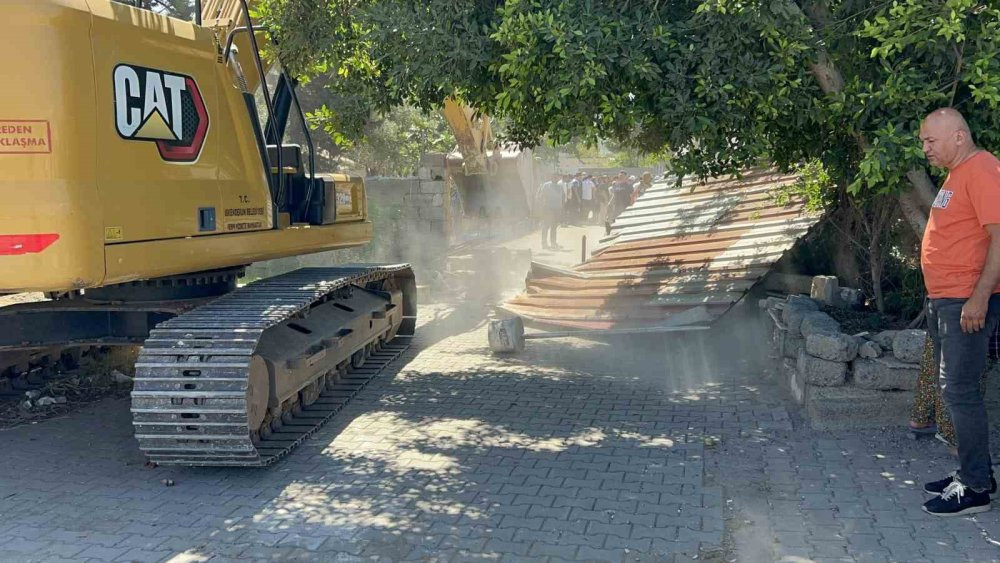 İskenderun’da yıkım gerginliği! Polis devreye girdi: 1 kişi yaralandı