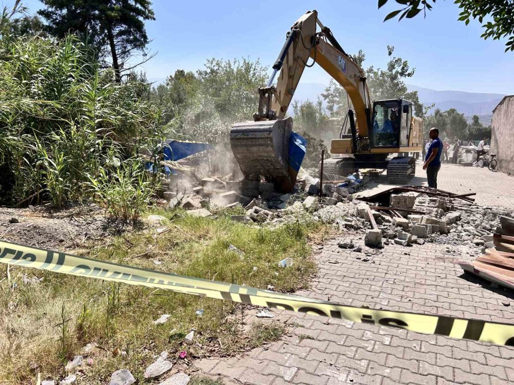 İskenderun’da yıkım gerginliği! Polis devreye girdi: 1 kişi yaralandı